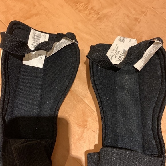 ✏️🆓 with $20+ purchase Adidas Soccer Shin Pads - Men’s size L - Picture 8 of 15